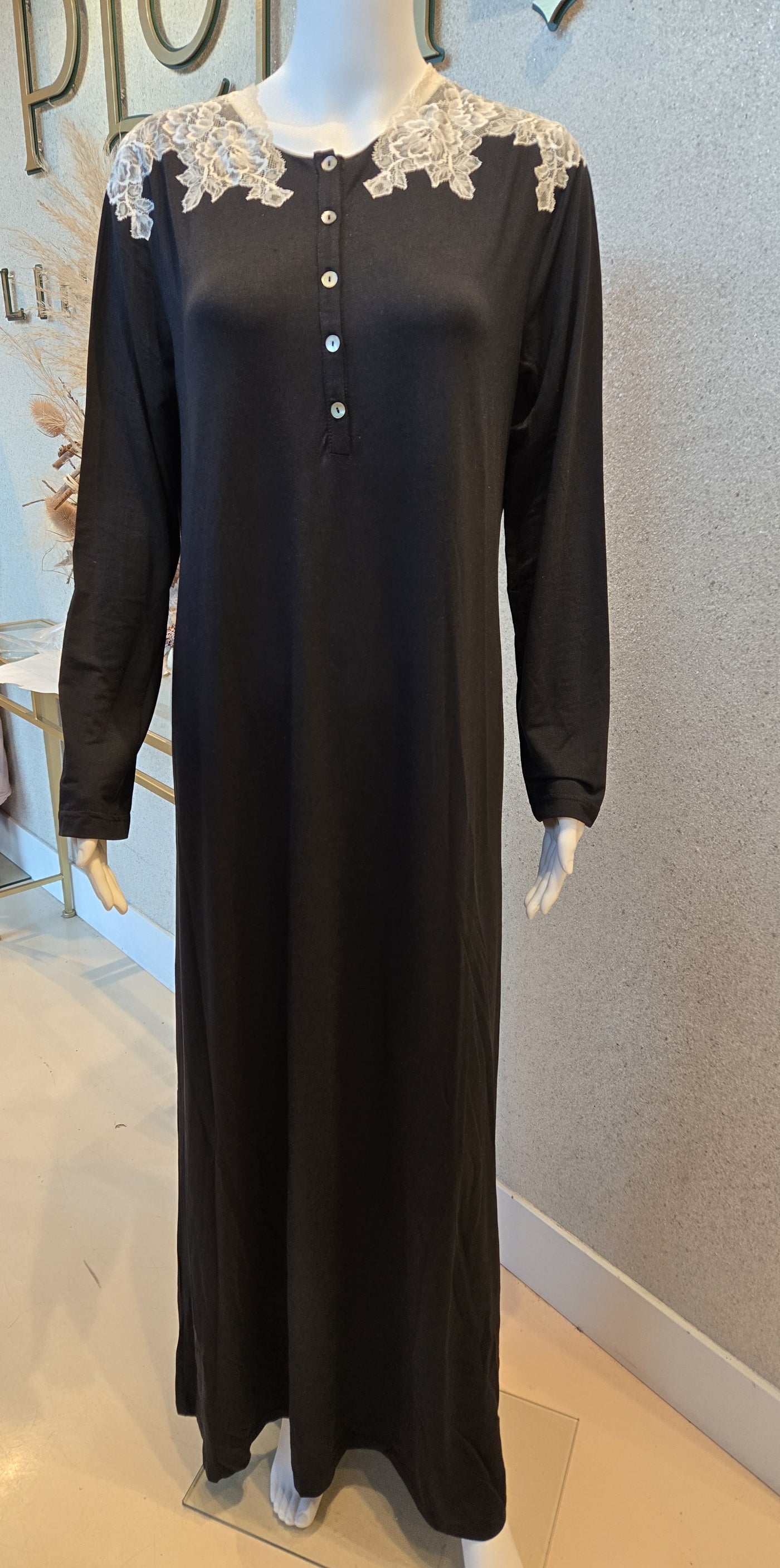 Verdiani Donna Luxurious Nightgown w Lace, Black