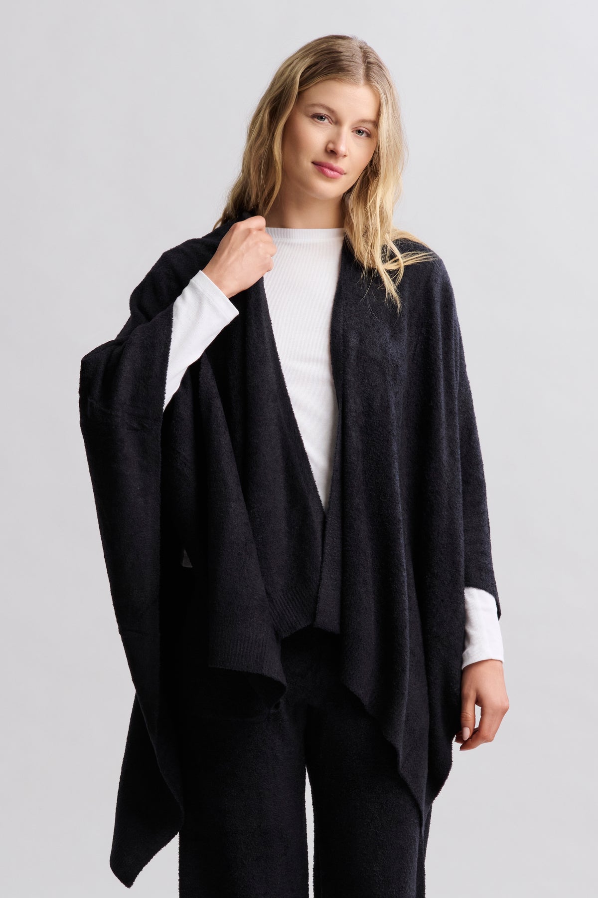 Barefoot Dreams Weekend Wrap, Black