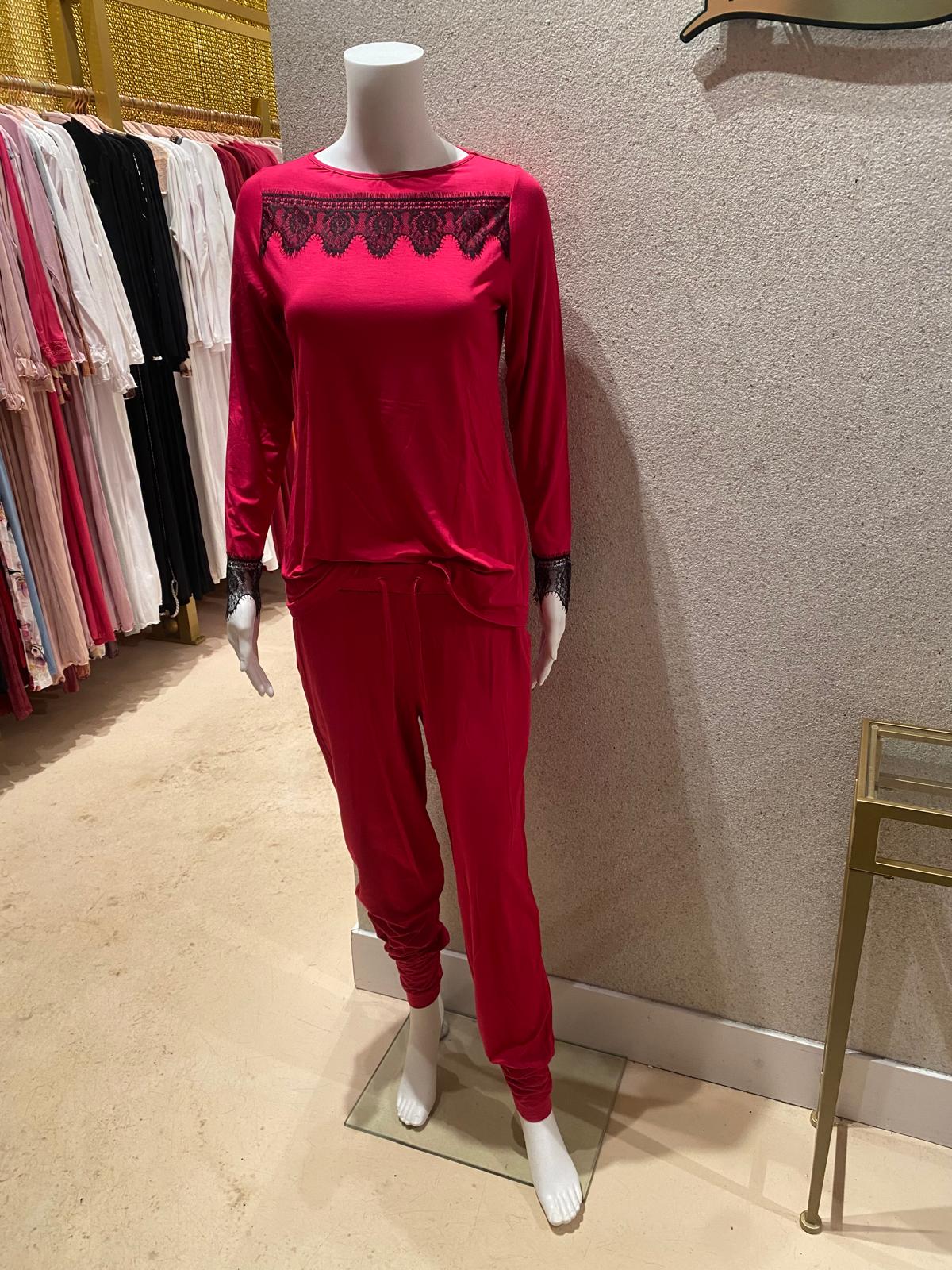 Vanilla Black Lace Center Pajamas B33, Ruby