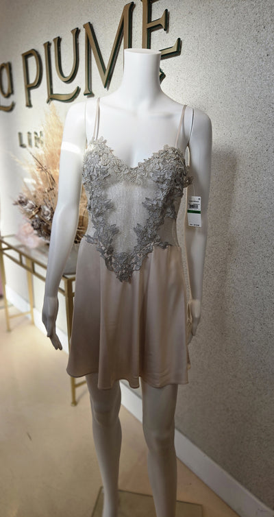 Flora Nikrooz Showstopper Chemise