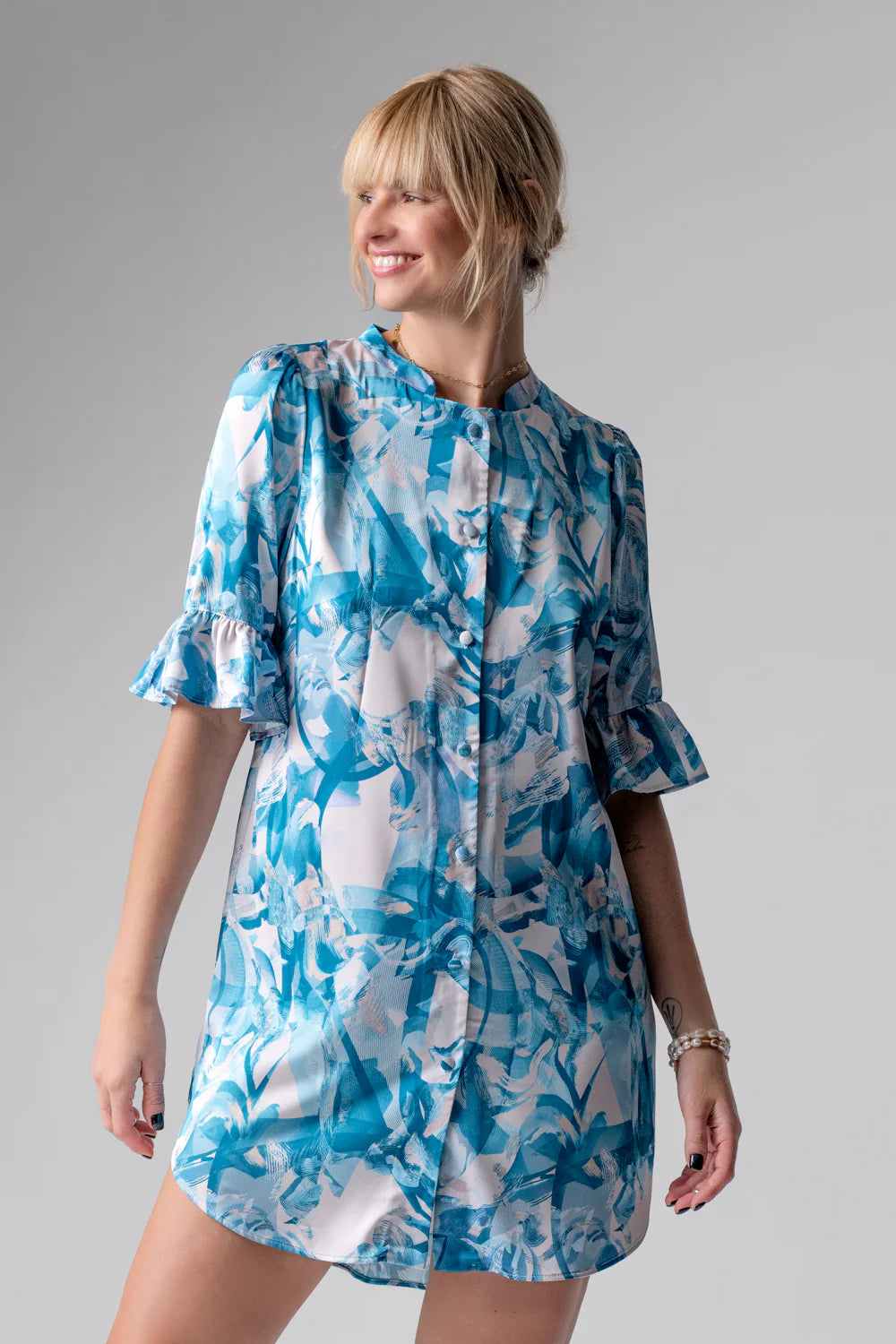 Frida Satin Nightshirt with ruffles 4619, Blue Print