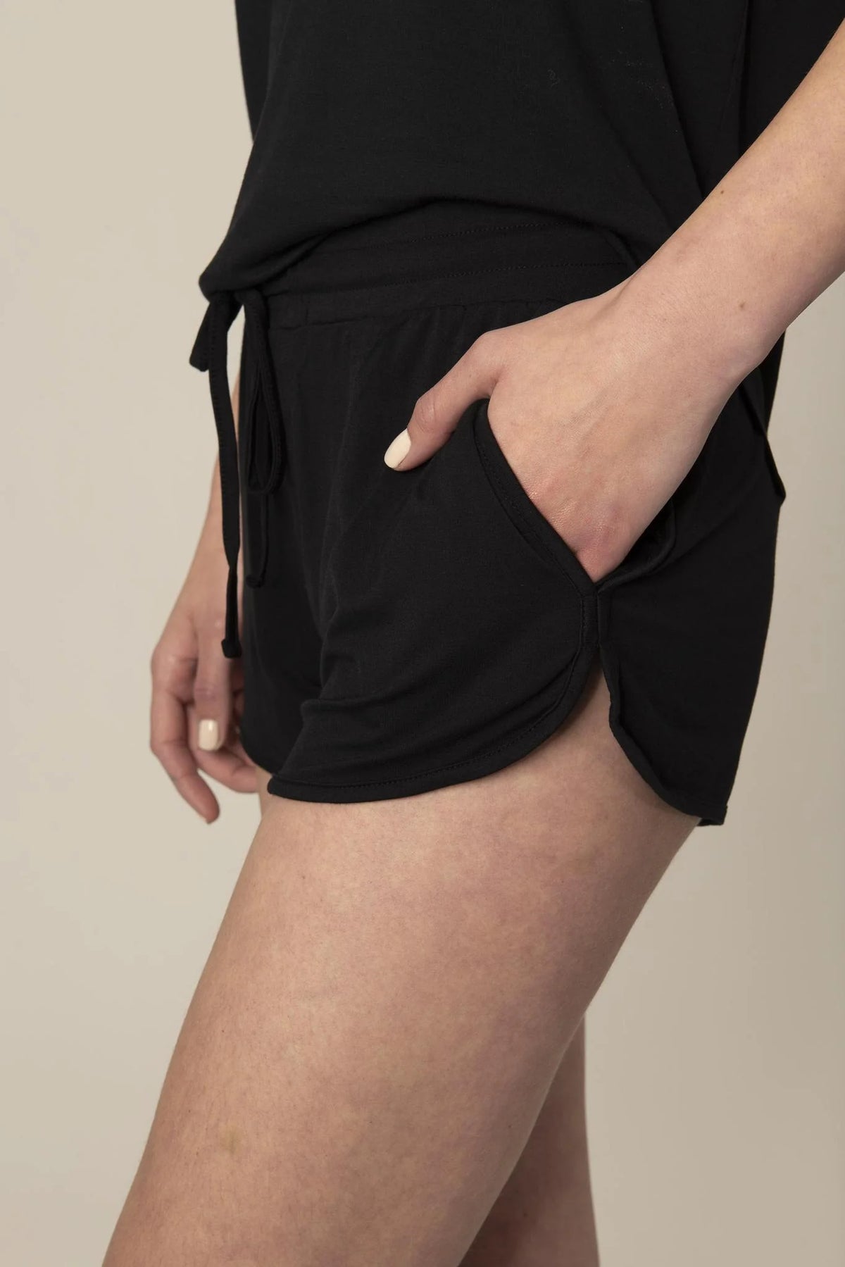 Aspen Dream Hang Out Track Shorts, Black