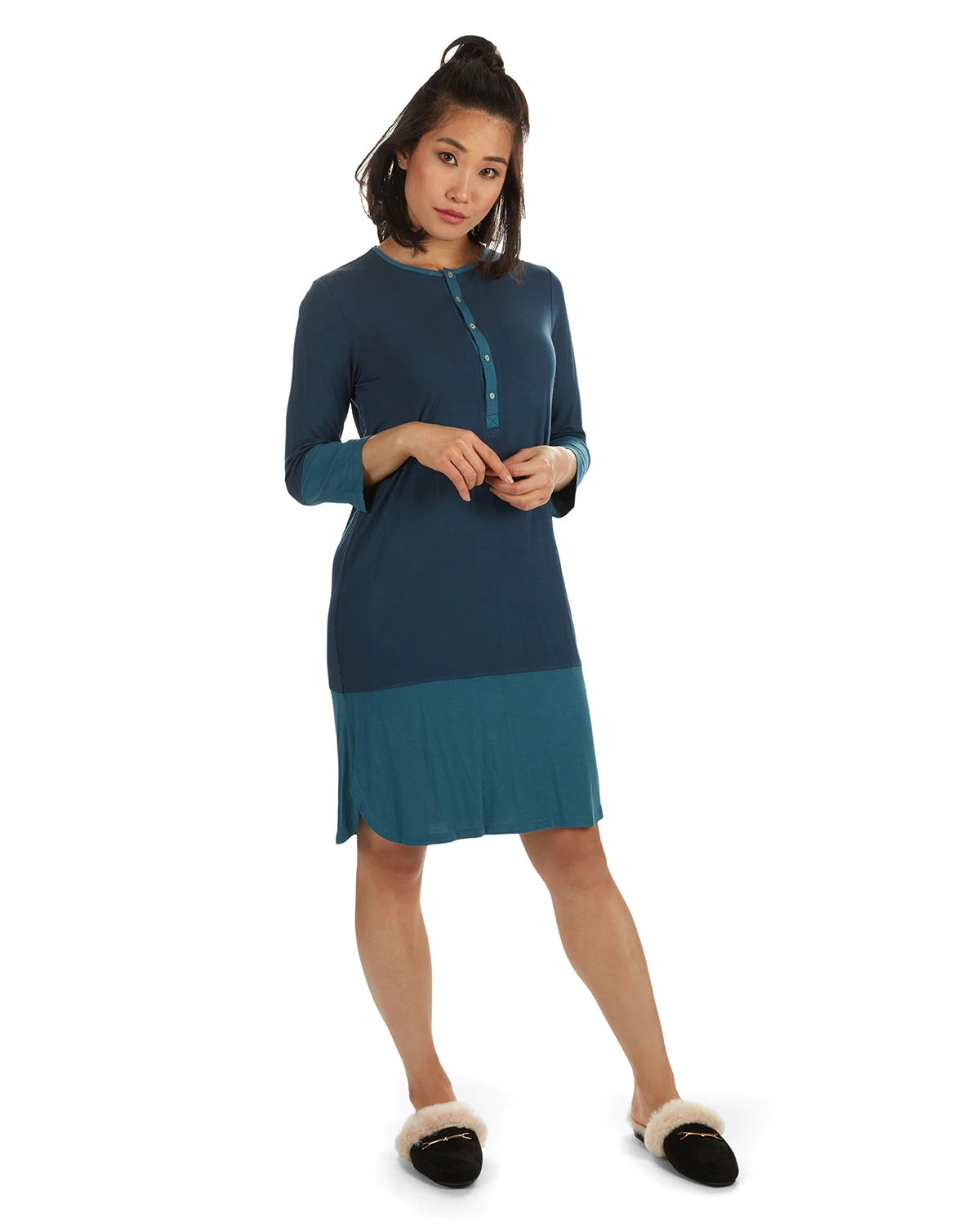 TWO-TONE THREE-QUARTER-LENGTH SOFT NIGHTSHIRT
